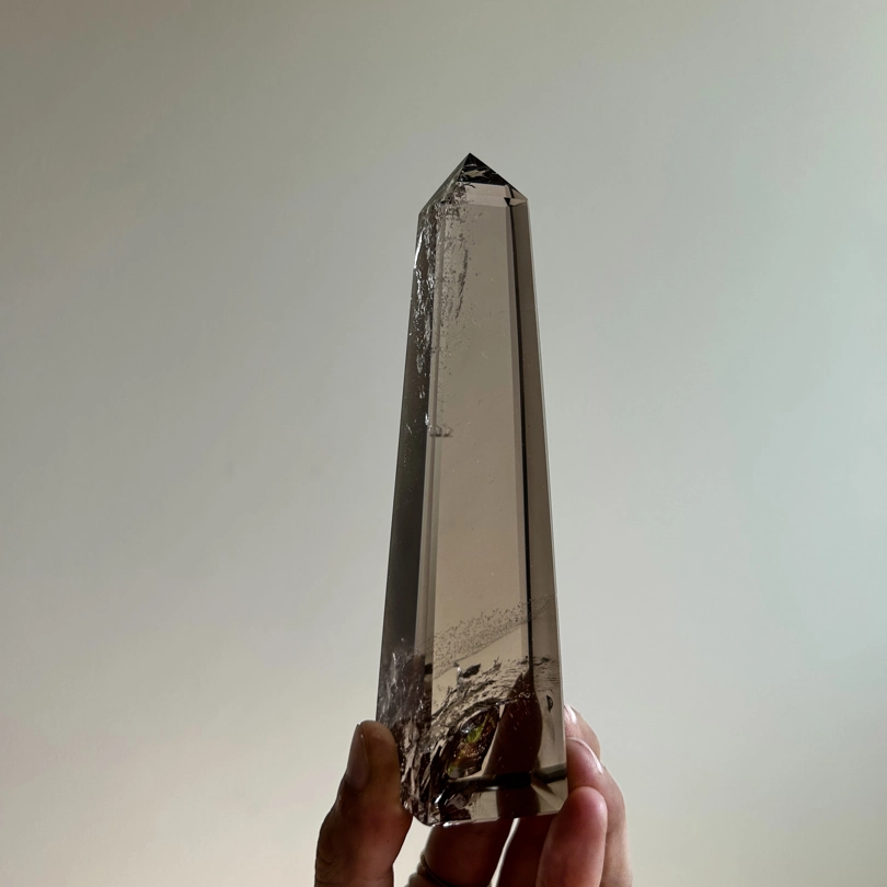 obelisco di Quarzo Fumè